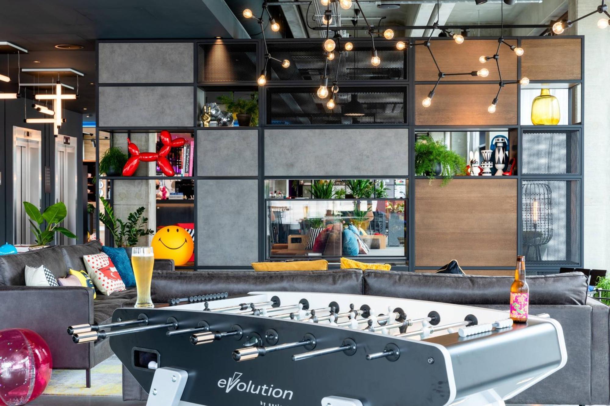 Moxy Utrecht Hotell Eksteriør bilde
